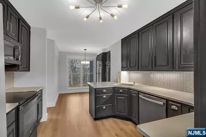 153 Oldwoods Court, Mahwah, NJ 07430 - Photo 11