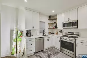 299A 7th Ave, Newark, NJ 07107 - Photo 15