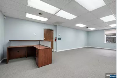 573 Valley Road 5 #5, Wayne, NJ 07470 - Photo 7