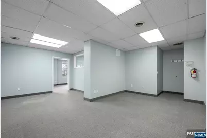 573 Valley Road 5 #5, Wayne, NJ 07470 - Photo 11