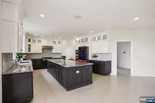 281 Crescent Ave, Mahwah, NJ 07430 - Photo 17