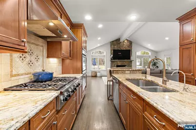 379 Butternut Avenue, Wyckoff Township, NJ 07481 - Photo 7