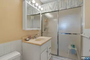 2000 Linwood Ave 5A, Fort Lee, NJ 07024 - Photo 17