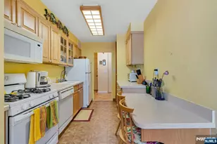 2000 Linwood Ave 5A, Fort Lee, NJ 07024 - Photo 11