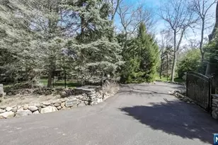 202 Chestnut Ridge Rd, Saddle River, NJ 07458 - Photo 3