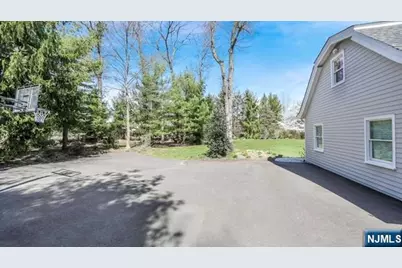 202 Chestnut Ridge Road, Saddle River, NJ 07458 - Photo 43