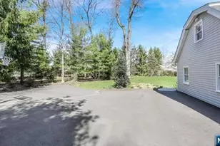 202 Chestnut Ridge Rd, Saddle River, NJ 07458 - Photo 43