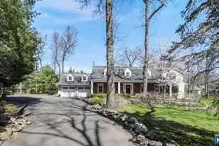 202 Chestnut Ridge Rd, Saddle River, NJ 07458 - Photo 5