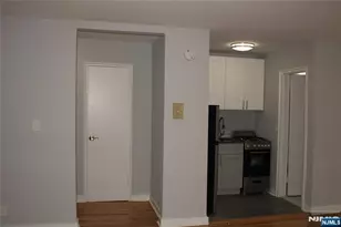 819 Bloomfield Ave 10, Montclair, NJ 07042 - Photo 5