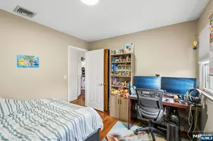 201 Rockland Ave, River Vale Township, NJ 07675 - Photo 9