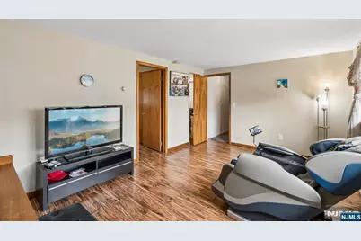 201 Rockland Avenue, River Vale Township, NJ 07675 - Photo 19
