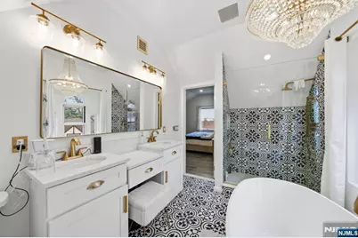 444 Oncrest Terrace, Cliffside Park, NJ 07010 - Photo 19