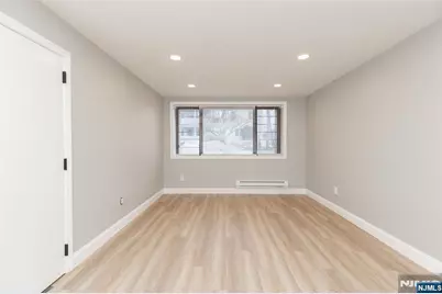 100 Lakeview Avenue 1B #1B, Clifton, NJ 07011 - Photo 3