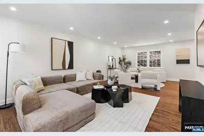 10 Robert Court, Verona, NJ 07044 - Photo 3