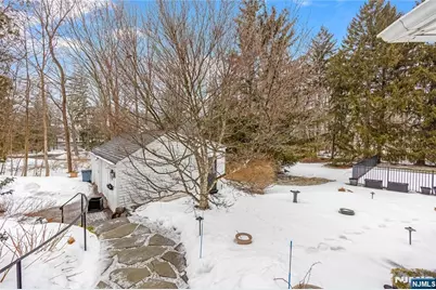 525 Franklin Avenue, Franklin Lakes, NJ 07417 - Photo 27