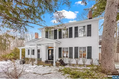 525 Franklin Avenue, Franklin Lakes, NJ 07417 - Photo 3