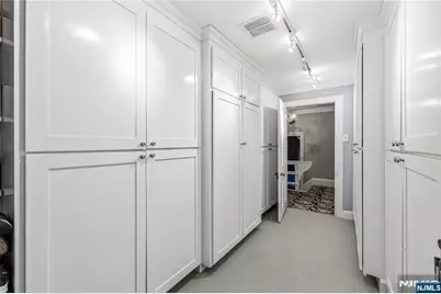 525 Franklin Avenue, Franklin Lakes, NJ 07417 - Photo 19