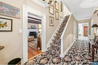 525 Franklin Avenue, Franklin Lakes, NJ 07417 - Photo 5