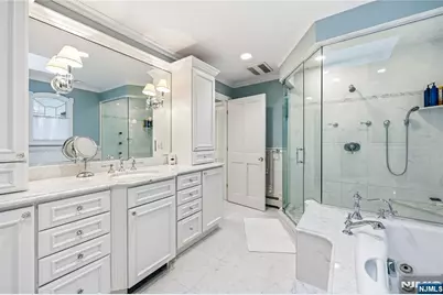 525 Franklin Avenue, Franklin Lakes, NJ 07417 - Photo 23