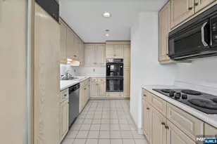 900 Palisade Ave 8B, Fort Lee, NJ 07024 - Photo 7