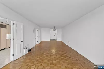 900 Palisade Avenue 8B #8B, Fort Lee, NJ 07024 - Photo 3