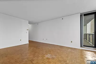 900 Palisade Avenue 8B #8B, Fort Lee, NJ 07024 - Photo 5