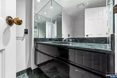 900 Palisade Avenue 8B #8B, Fort Lee, NJ 07024 - Photo 11