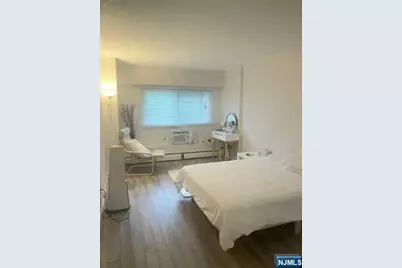333 Grand Avenue 2T #2T, Palisades Park, NJ 07650 - Photo 3