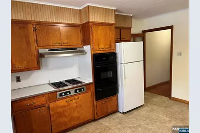 421 Hamilton 1 #1, Harrison, NJ 07029 - Photo 5