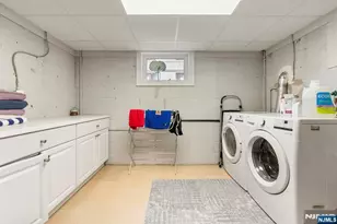 1070 Cumbermeade Rd, Fort Lee, NJ 07024 - Photo 29