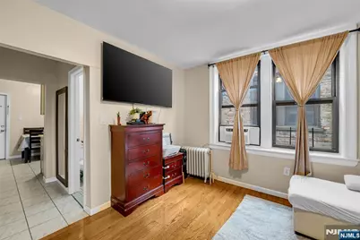 527 34th Street D2 #D2, Union City, NJ 07087 - Photo 9