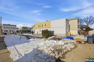 693 8th St, Newark, NJ 07107 - Photo 21