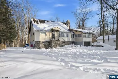 407 Diggles Place, Vernon, NJ 07422 - Photo 3