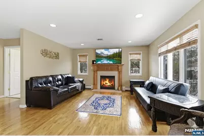 2 Maple Avenue, Waldwick, NJ 07463 - Photo 9