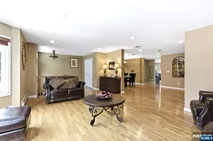 2 Maple Ave, Waldwick, NJ 07463 - Photo 5