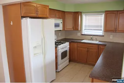 270 Kamena Street B Side 2nd F #B Side 2nd F, Fairview, NJ 07022 - Photo 5