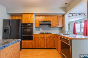 88 Lakeshore Dr, Oakland, NJ 07436 - Photo 21