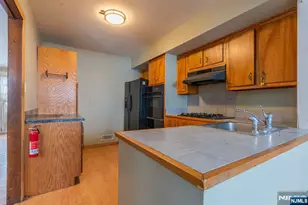 88 Lakeshore Dr, Oakland, NJ 07436 - Photo 17