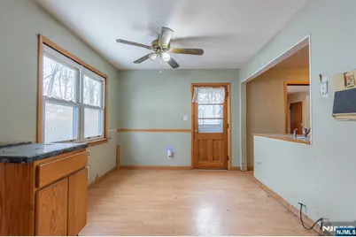 88 Lakeshore Drive, Oakland, NJ 07436 - Photo 13