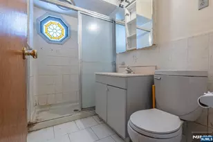 88 Lakeshore Dr, Oakland, NJ 07436 - Photo 23