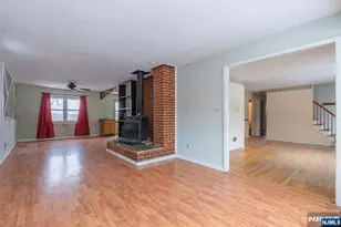 88 Lakeshore Dr, Oakland, NJ 07436 - Photo 9