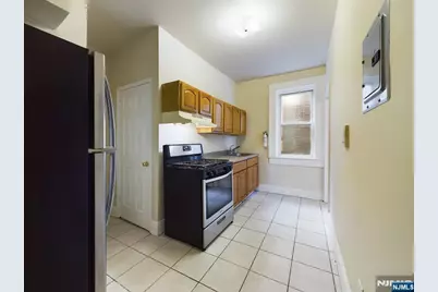 413-15 Dodd Street 6 #6, East Orange, NJ 07017 - Photo 3