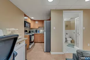 379 W Shore Dr, Wyckoff Township, NJ 07481 - Photo 29