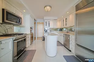 200 Old Palisade Road 16E, Fort Lee, NJ 07024 - Photo 17