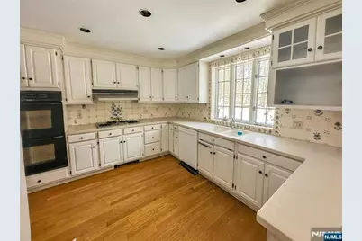 112 Oxford Place, Glen Rock, NJ 07452 - Photo 3