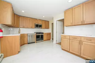 69 Ross Ave 1, Hackensack, NJ 07601 - Photo 5