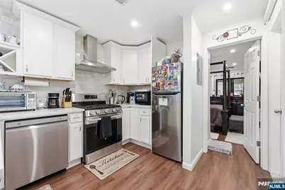 235 Dakota 10 #10, Paterson, NJ 07503 - Photo 9