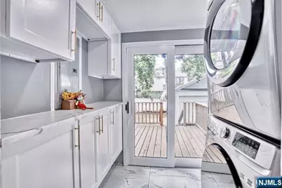 232 Goldsmith Avenue, Newark, NJ 07112 - Photo 9