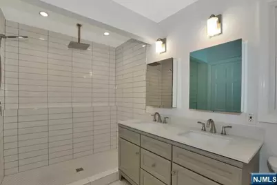 89 Wyoming Road, Paramus, NJ 07652 - Photo 17