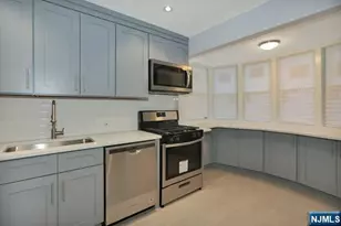 89 Wyoming Rd, Paramus, NJ 07652 - Photo 9